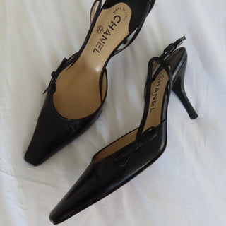 Chanel: Black Bow Sling-Back Kitten Heels (39)