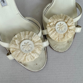 Manolo Blahnik: Vintage White Flower Kitten Heels