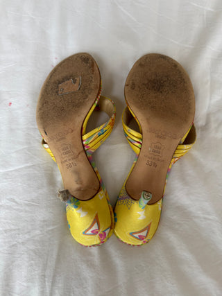 Jimmy Choo: Vintage Yellow Floral Flip Flop Kitten Heels (38.5)